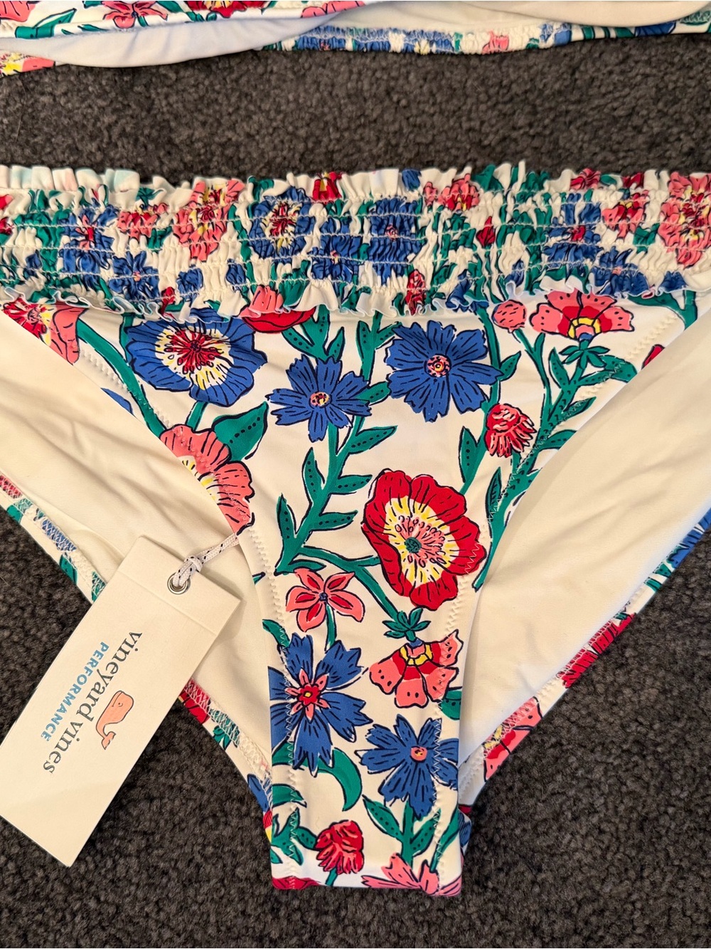 Vineyard Vines White Tisbury Floral Smocked Bikini Set XS Women’s NWT - Picture 6 of 10